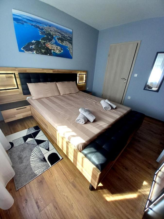 Apartman Barbara Lejlighed Pula Eksteriør billede